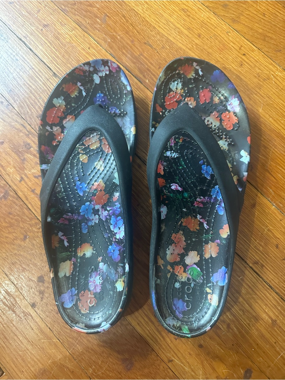Crocs Kadee II Graphic Women's Flip Flop Sandals Black Floral Womens Size 7